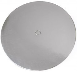 tårtbricka med perforerat hål