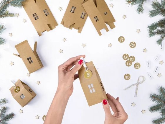 Adventtikalenteri DIY Houses