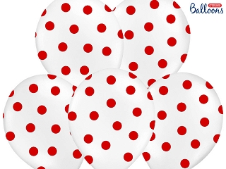 Ballonger vita med röda prickar