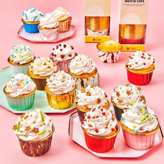 Wilton Cupcakesformar Svarta med guldkant 50 st