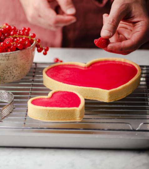 decora pajform hjärta perforerad