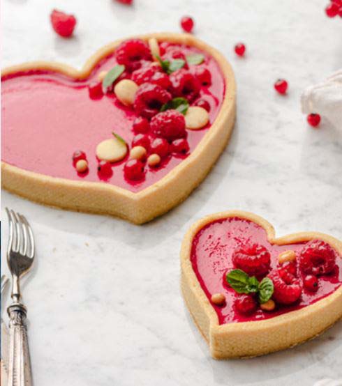 decora pajform hjärta perforerad