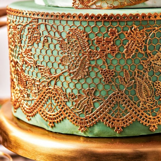Cake lace pearl gold