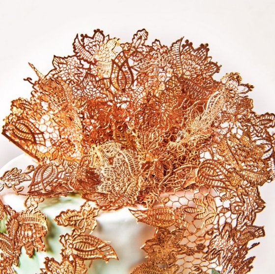 Cake lace pearl gold