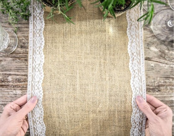 Löpare jute med spetskant