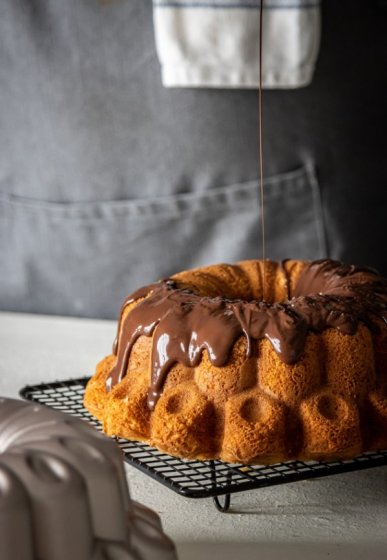MasterClass Non-Stick Cast Aluminium Decorative Cake Tin, Tiered