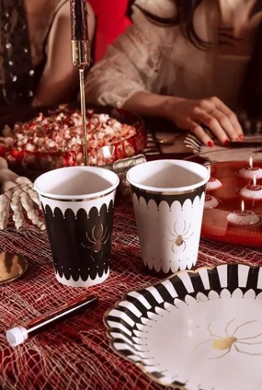 Pappersmuggar spindlar