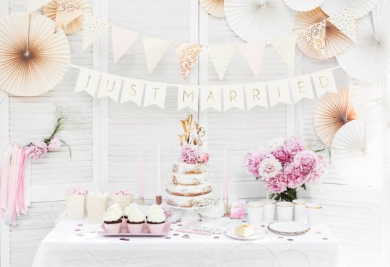 PartyDeco girlang just married vit 15 x 155 cm