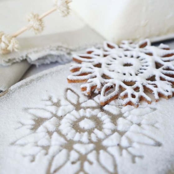 Velvet sparkling snow powder