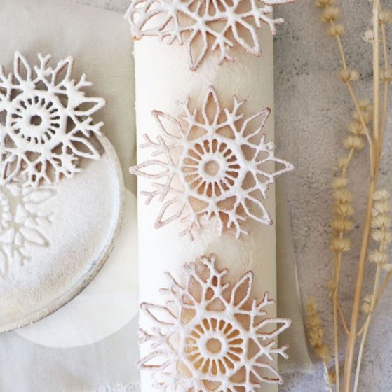 Velvet sparkling snow powder