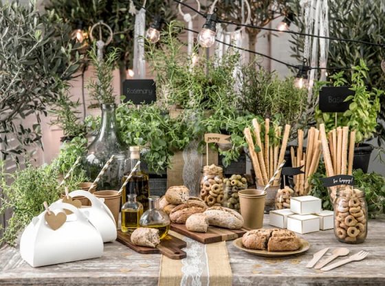 Löpare i jute med spets