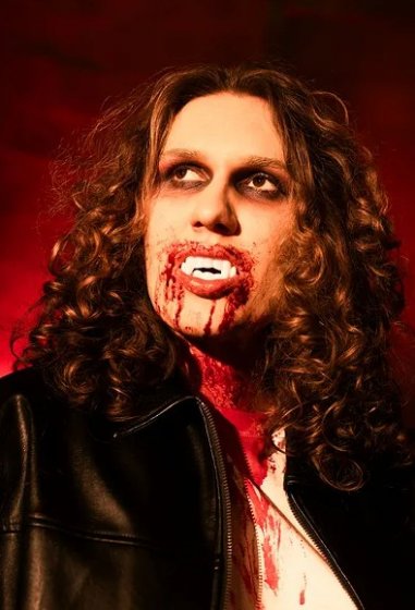 Valkoiset vampyyrihampaat